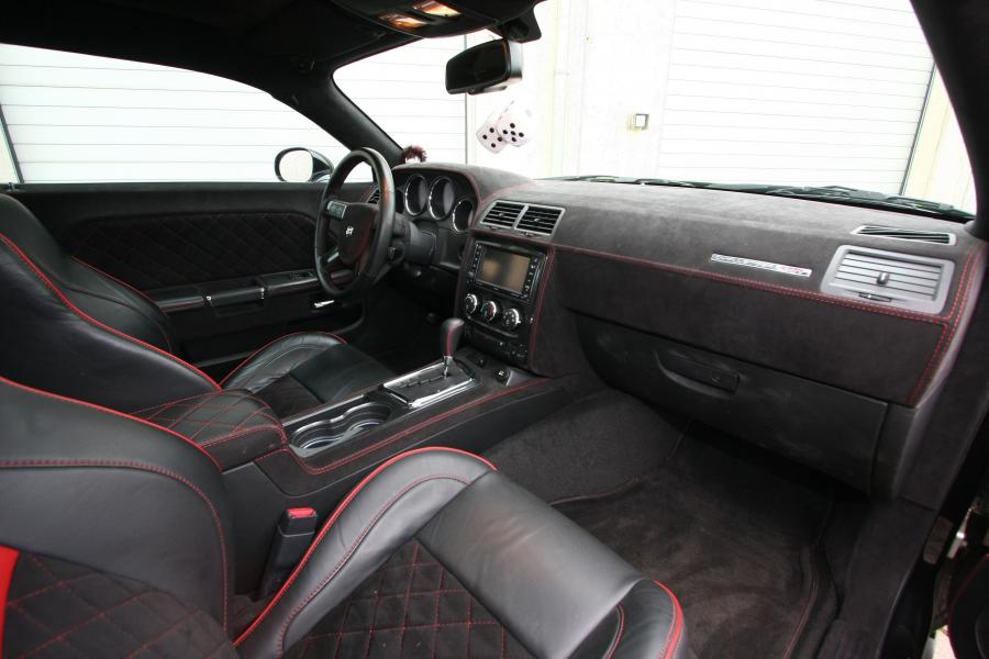  Dodge Challenger SRT8 Wrapped Challenger by CCG Automotive 2012 года  (фото 3 из 12)